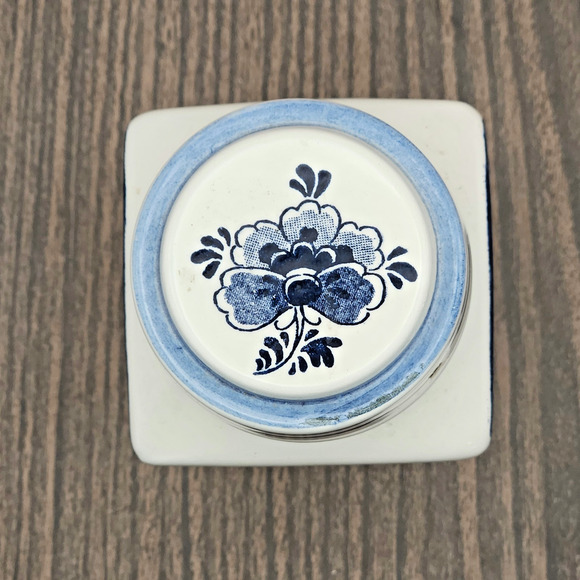 Delft Blauw Handpainted Spice Jar 5" Dutch Windmill Scene – Made in Holland - Picture 9 of 10